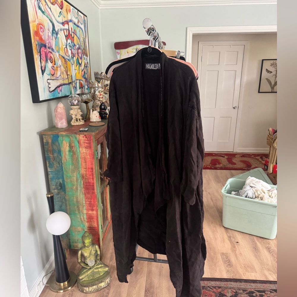 Magnolia Pearl Black Duster